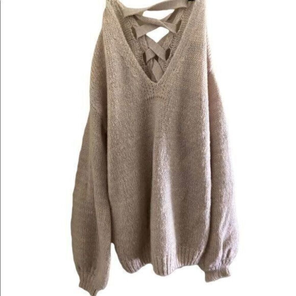 Rue21 sweater with open back || size S